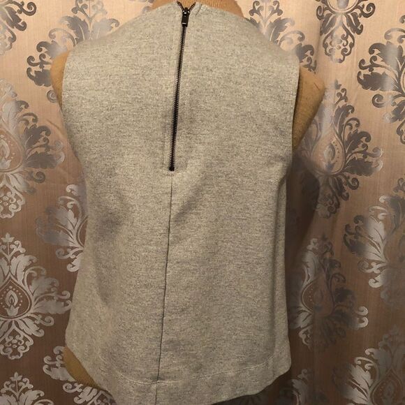 Banana Republic zip back tank ***3 for $25*** - Picture 3 of 4